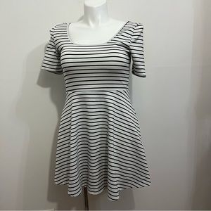 Fit & Flare dress by deLiA’s is in like new condition. Size X-Large